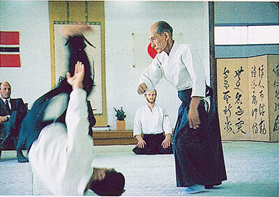 1987 Hind Shihan takes ukemi for Kisshomaru Doshu, Norway prince demo